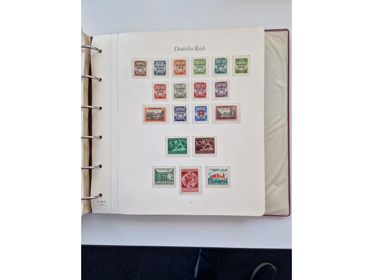 1933/2000 (ca.), Sammlungsbestand in 3 großen Kartons, dabei Deutsches Reich mit einigen besseren Ausgaben, BRD mit Jahrbuch 