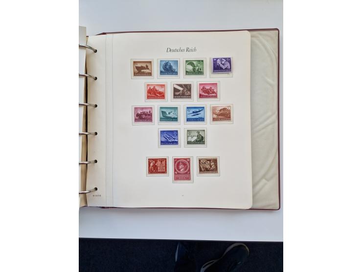 1933/2000 (ca.), Sammlungsbestand in 3 großen Kartons, dabei Deutsches Reich mit einigen besseren Ausgaben, BRD mit Jahrbuch 