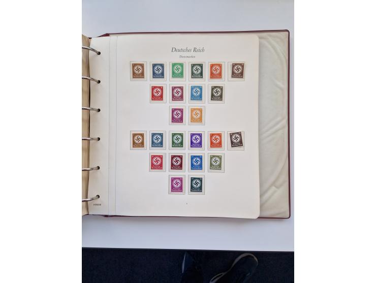 1933/2000 (ca.), Sammlungsbestand in 3 großen Kartons, dabei Deutsches Reich mit einigen besseren Ausgaben, BRD mit Jahrbuch 