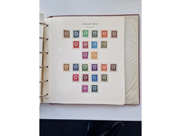 1933/2000 (ca.), Sammlungsbestand in 3 großen Kartons, dabei Deutsches Reich mit einigen besseren Ausgaben, BRD mit Jahrbuch 