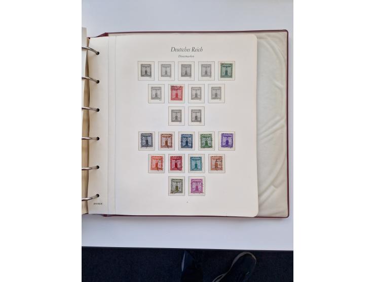 1933/2000 (ca.), Sammlungsbestand in 3 großen Kartons, dabei Deutsches Reich mit einigen besseren Ausgaben, BRD mit Jahrbuch 