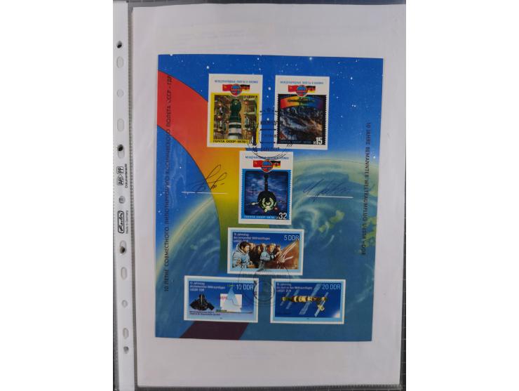 1960/2015, interessanter Bestand mit Motiv-Marken und Blocks, FDC, SST und Sonderbelege, meist bis ca. 1990, dazu Autographen