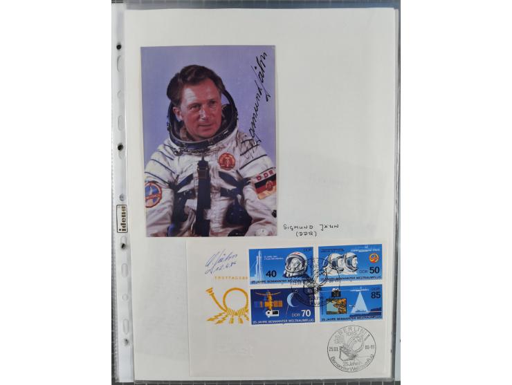 1960/2015, interessanter Bestand mit Motiv-Marken und Blocks, FDC, SST und Sonderbelege, meist bis ca. 1990, dazu Autographen
