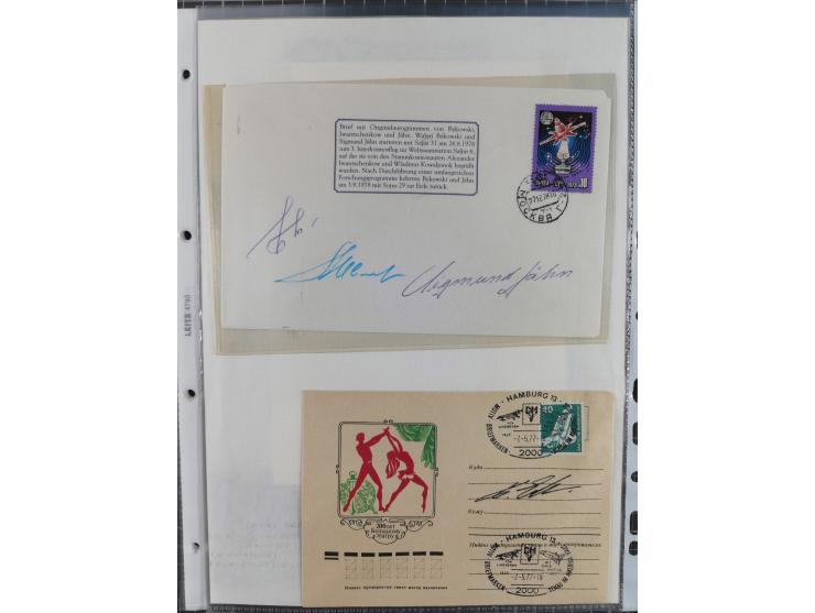 1960/2015, interessanter Bestand mit Motiv-Marken und Blocks, FDC, SST und Sonderbelege, meist bis ca. 1990, dazu Autographen