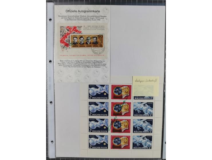 1960/2015, interessanter Bestand mit Motiv-Marken und Blocks, FDC, SST und Sonderbelege, meist bis ca. 1990, dazu Autographen