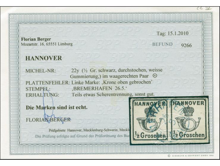 ½ Gr. schwarz im waagerechten Paar, linke Marke mit Plattenfehler 'Rechter Perlenbogen der Krone ausgebrochen', sauber entwer