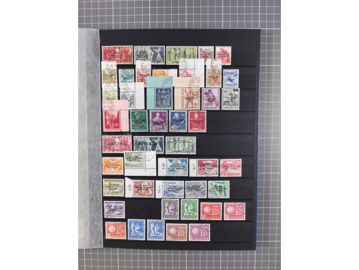 1922/44 (ca.), reichhaltige Partie von meist kompletten Ausgaben im Steckbuch, dabei auch schöner Teil ungebraucht/postfrisch