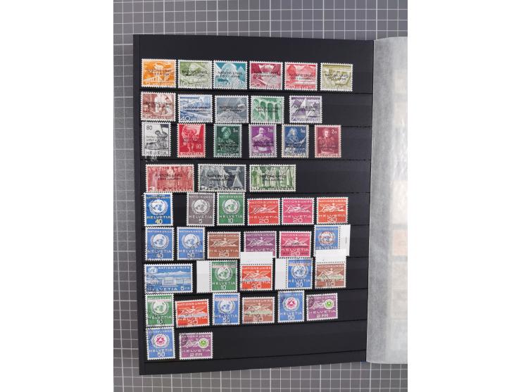 1922/44 (ca.), reichhaltige Partie von meist kompletten Ausgaben im Steckbuch, dabei auch schöner Teil ungebraucht/postfrisch