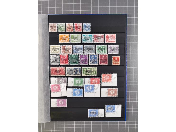 1922/44 (ca.), reichhaltige Partie von meist kompletten Ausgaben im Steckbuch, dabei auch schöner Teil ungebraucht/postfrisch