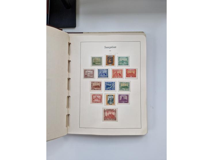 1920/58, in den Hauptnummern komplette, anfangs meist ungebrauchte, später postfrische und ungebrauchte Sammlung inkl. Dienst