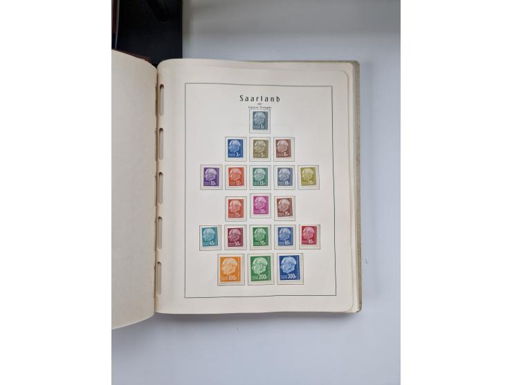 1920/58, in den Hauptnummern komplette, anfangs meist ungebrauchte, später postfrische und ungebrauchte Sammlung inkl. Dienst