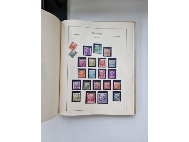 1920/58, in den Hauptnummern komplette, anfangs meist ungebrauchte, später postfrische und ungebrauchte Sammlung inkl. Dienst