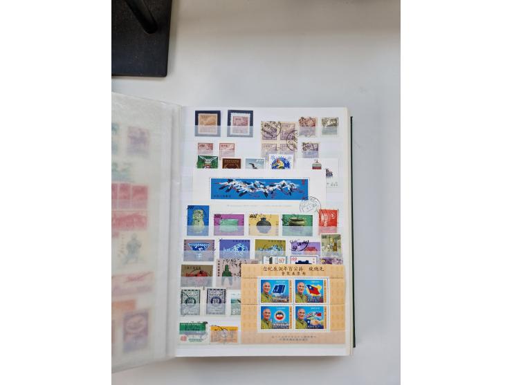 1955/2000 (ca.), mint never hinged/unused and used accumulation, including some miniature sheets, together with a part of mod