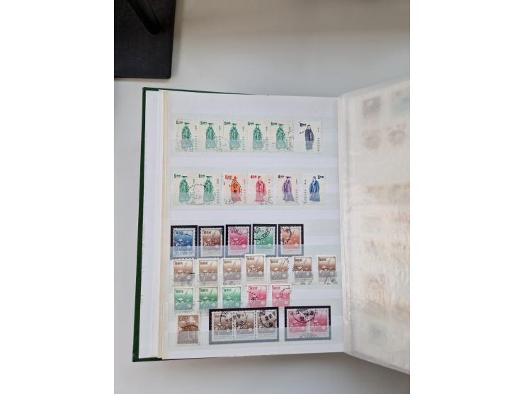 1955/2000 (ca.), mint never hinged/unused and used accumulation, including some miniature sheets, together with a part of mod