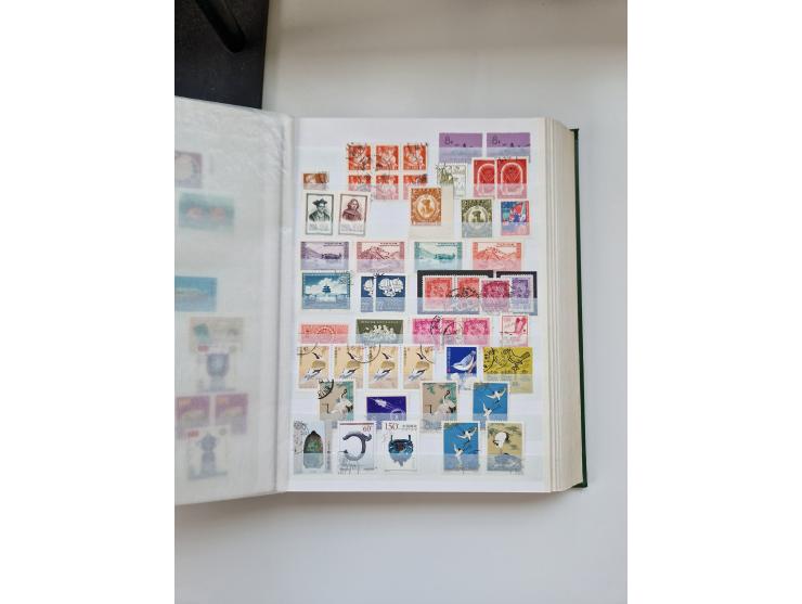 1955/2000 (ca.), mint never hinged/unused and used accumulation, including some miniature sheets, together with a part of mod