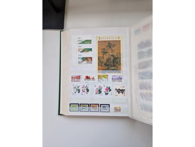 1955/2000 (ca.), mint never hinged/unused and used accumulation, including some miniature sheets, together with a part of mod