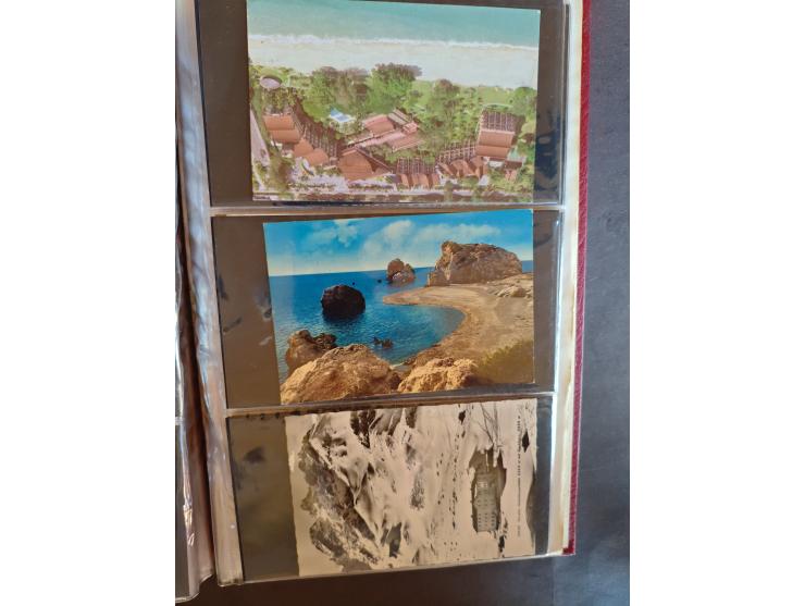 1890/1950(ca.), mostly older European postcards including a few litho's, totally ca. 300 ex. in 2 albums&nbsp;