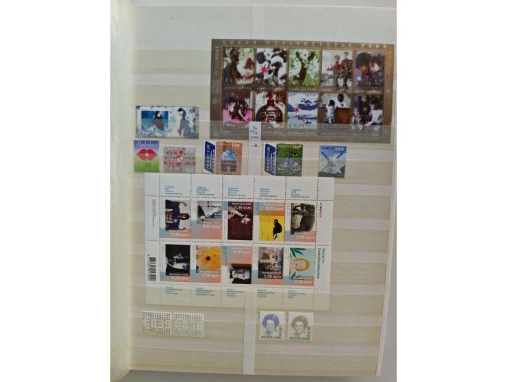 1852/2006 used, unused and mint never hinged stock in 3 albums