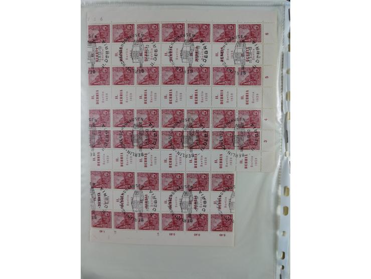 1957/90, in den Hauptnummern augenscheinlich überkomplette postfrische Sammlung, dabei Randstücke, einige Kleinbogen und Beso