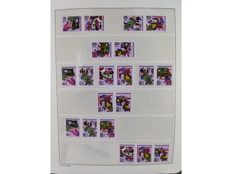 1957/90, in den Hauptnummern augenscheinlich überkomplette postfrische Sammlung, dabei Randstücke, einige Kleinbogen und Beso