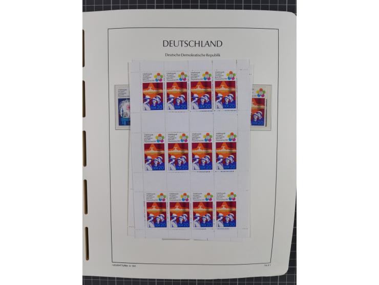 1957/90, in den Hauptnummern augenscheinlich überkomplette postfrische Sammlung, dabei Randstücke, einige Kleinbogen und Beso