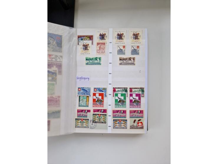 1914/40 (ca.), viele hundert Marken und Belege in 3 großen Steckbüchern, dazu einige moderne Feldpostbriefe