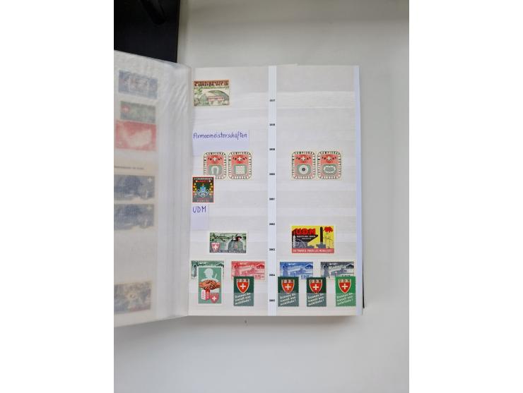 1914/40 (ca.), viele hundert Marken und Belege in 3 großen Steckbüchern, dazu einige moderne Feldpostbriefe