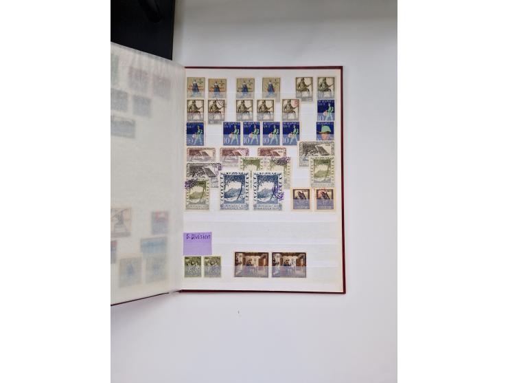 1914/40 (ca.), viele hundert Marken und Belege in 3 großen Steckbüchern, dazu einige moderne Feldpostbriefe