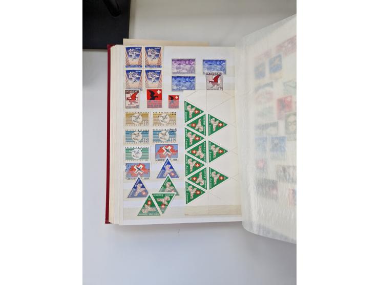 1914/40 (ca.), viele hundert Marken und Belege in 3 großen Steckbüchern, dazu einige moderne Feldpostbriefe