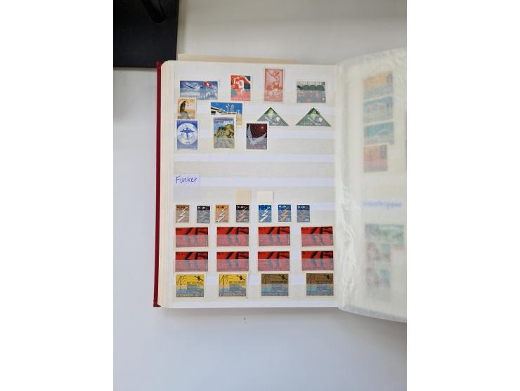 1914/40 (ca.), viele hundert Marken und Belege in 3 großen Steckbüchern, dazu einige moderne Feldpostbriefe