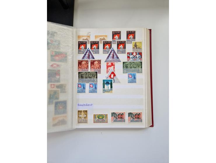 1914/40 (ca.), viele hundert Marken und Belege in 3 großen Steckbüchern, dazu einige moderne Feldpostbriefe