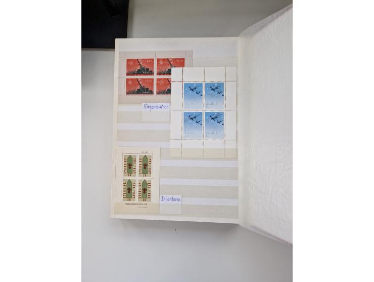 1914/40 (ca.), viele hundert Marken und Belege in 3 großen Steckbüchern, dazu einige moderne Feldpostbriefe