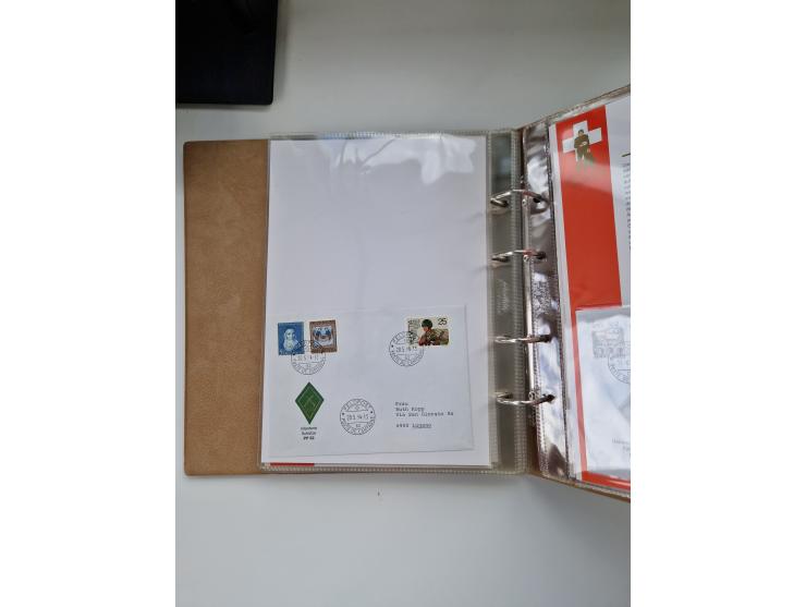 1914/40 (ca.), viele hundert Marken und Belege in 3 großen Steckbüchern, dazu einige moderne Feldpostbriefe