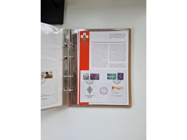 1914/40 (ca.), viele hundert Marken und Belege in 3 großen Steckbüchern, dazu einige moderne Feldpostbriefe