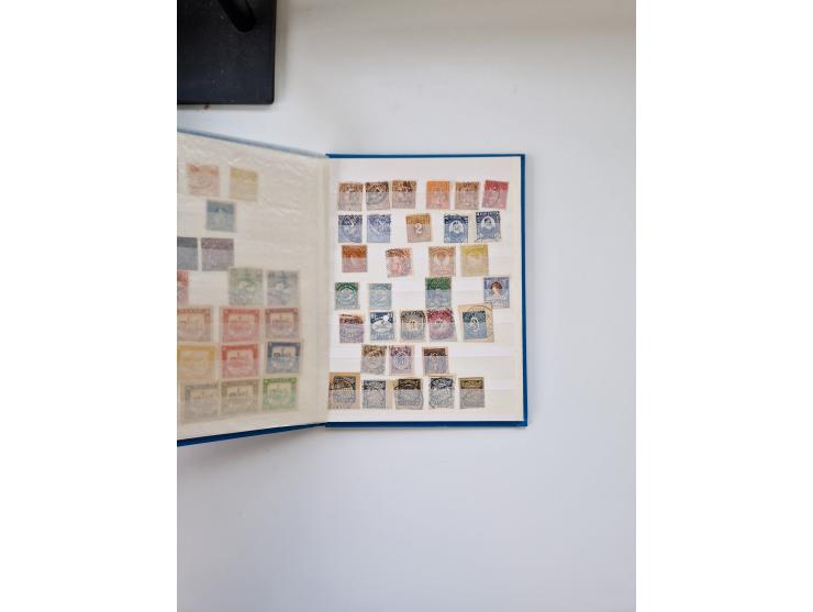 1880/1900 (ca.), einige hundert Werte in 4 kleinen Steckbüchern&nbsp;