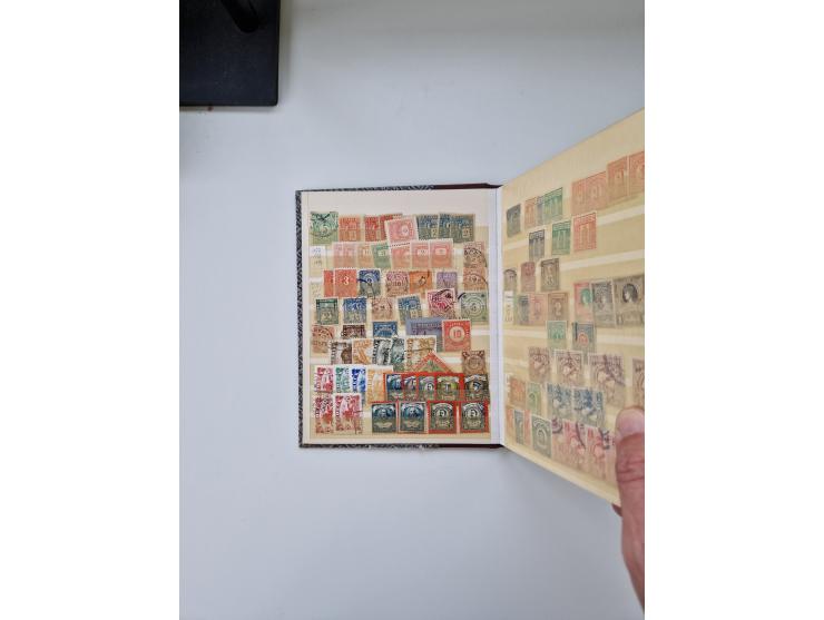 1880/1900 (ca.), einige hundert Werte in 4 kleinen Steckbüchern&nbsp;