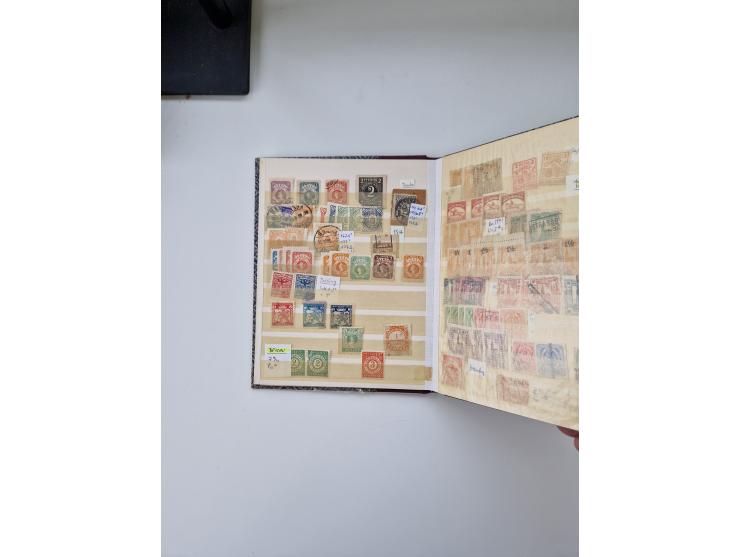 1880/1900 (ca.), einige hundert Werte in 4 kleinen Steckbüchern&nbsp;