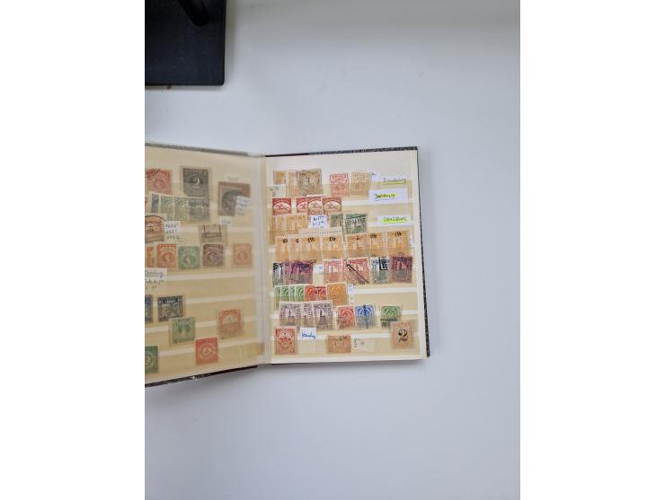 1880/1900 (ca.), einige hundert Werte in 4 kleinen Steckbüchern&nbsp;