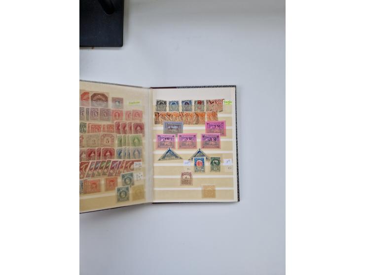 1880/1900 (ca.), einige hundert Werte in 4 kleinen Steckbüchern&nbsp;