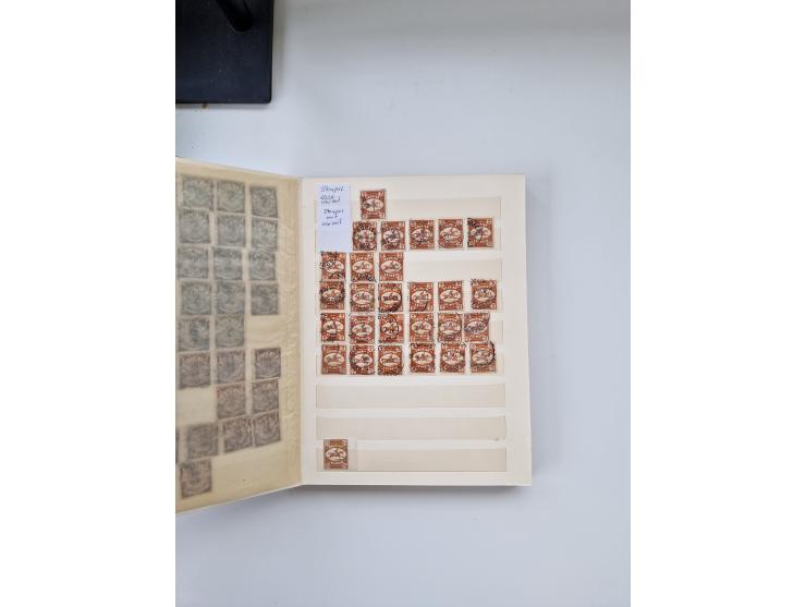 1880/1900 (ca.), einige hundert Werte in 4 kleinen Steckbüchern&nbsp;