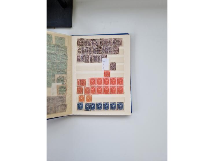 1880/1900 (ca.), einige hundert Werte in 4 kleinen Steckbüchern&nbsp;