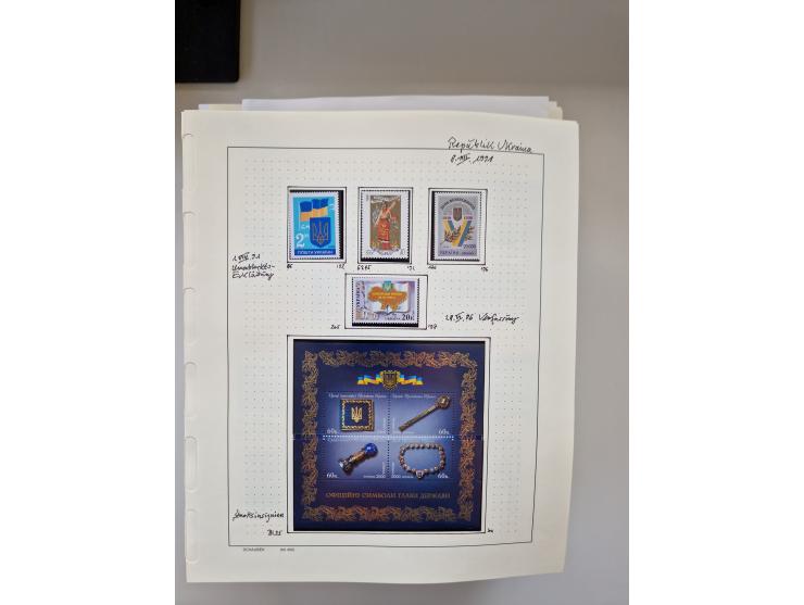 Eastern Europe: 1918/2021, extensive mint never hinged worldwide collection with many thematic stamps and souvenir sheets on 