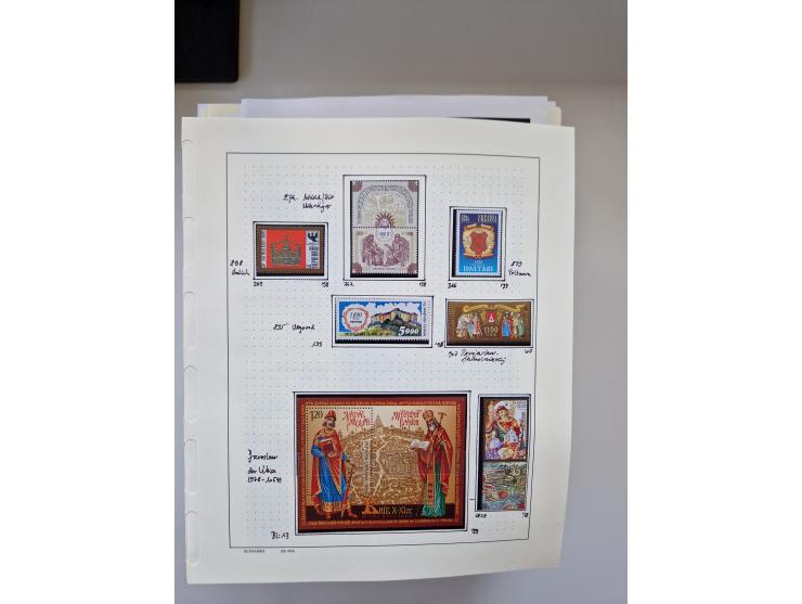 Eastern Europe: 1918/2021, extensive mint never hinged worldwide collection with many thematic stamps and souvenir sheets on 