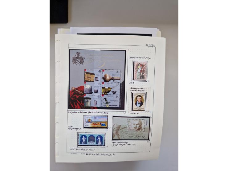 Eastern Europe: 1918/2021, extensive mint never hinged worldwide collection with many thematic stamps and souvenir sheets on 