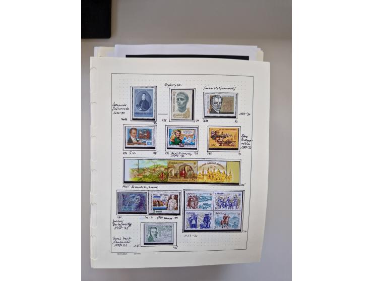 Eastern Europe: 1918/2021, extensive mint never hinged worldwide collection with many thematic stamps and souvenir sheets on 