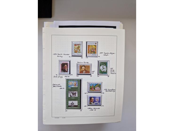 Eastern Europe: 1918/2021, extensive mint never hinged worldwide collection with many thematic stamps and souvenir sheets on 