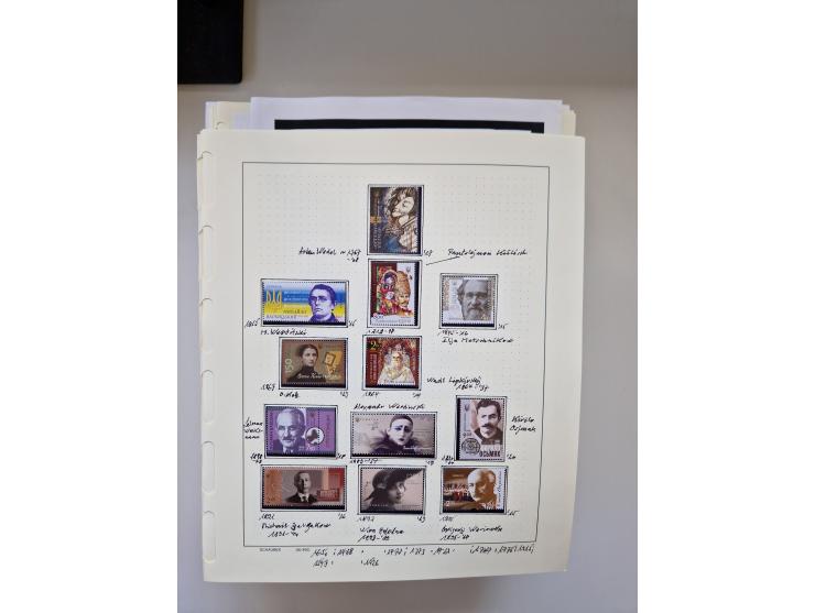 Eastern Europe: 1918/2021, extensive mint never hinged worldwide collection with many thematic stamps and souvenir sheets on 