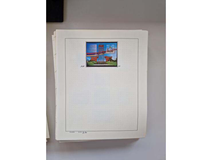 Eastern Europe: 1918/2021, extensive mint never hinged worldwide collection with many thematic stamps and souvenir sheets on 