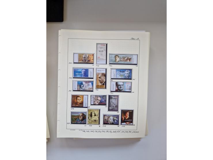 Eastern Europe: 1918/2021, extensive mint never hinged worldwide collection with many thematic stamps and souvenir sheets on 