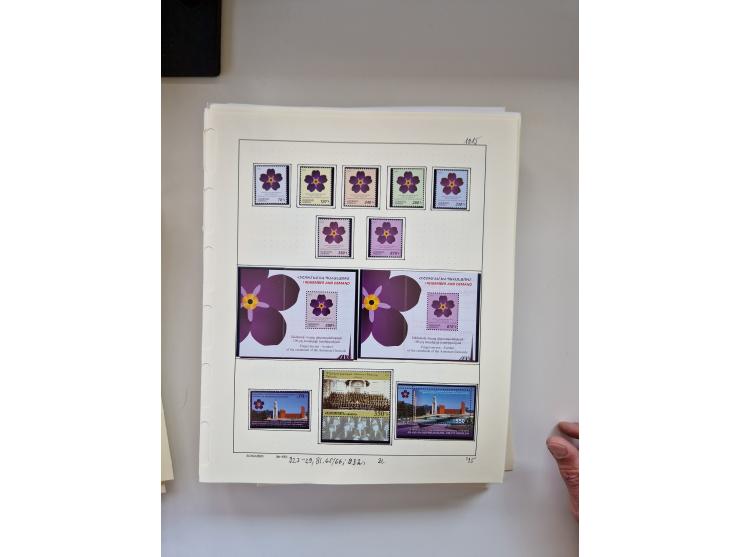 Eastern Europe: 1918/2021, extensive mint never hinged worldwide collection with many thematic stamps and souvenir sheets on 